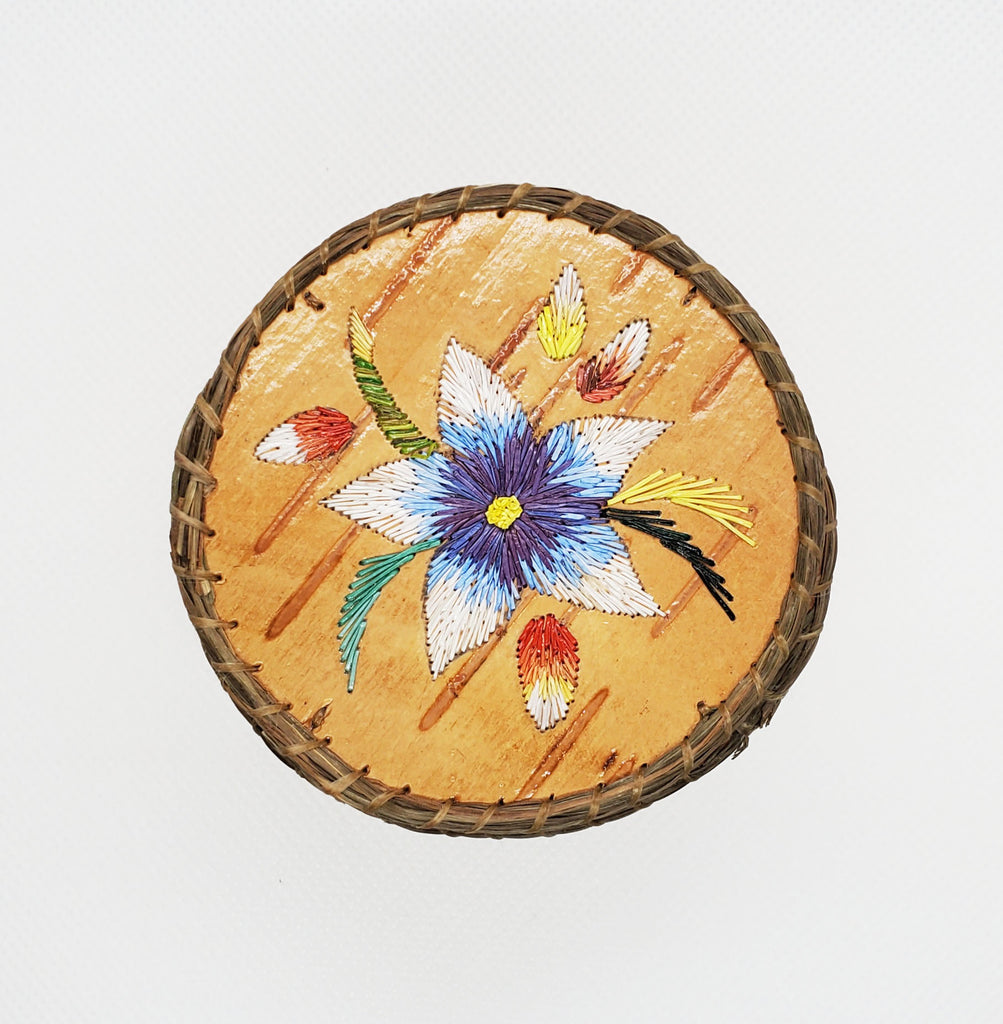 Birch Bark Basket 3" with Moose hair embroidery - Blue & White Asters